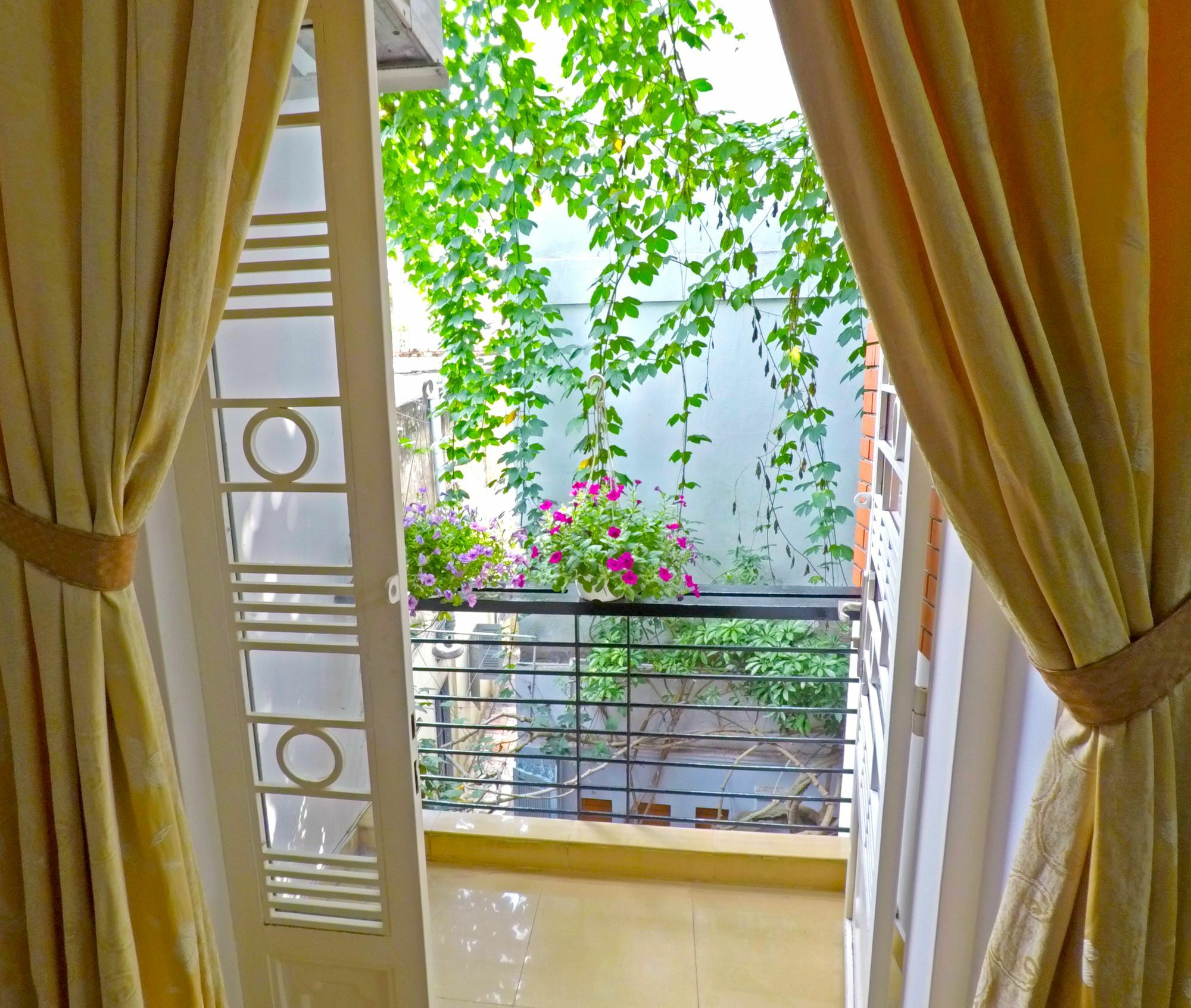 Drop By Saigon Guesthouse Ho Chi Minh City Bagian luar foto